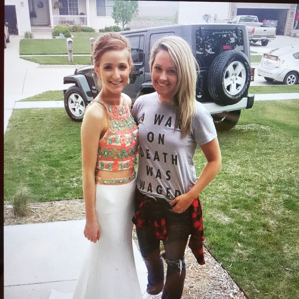 Prom dress - Picture 2 of 2
